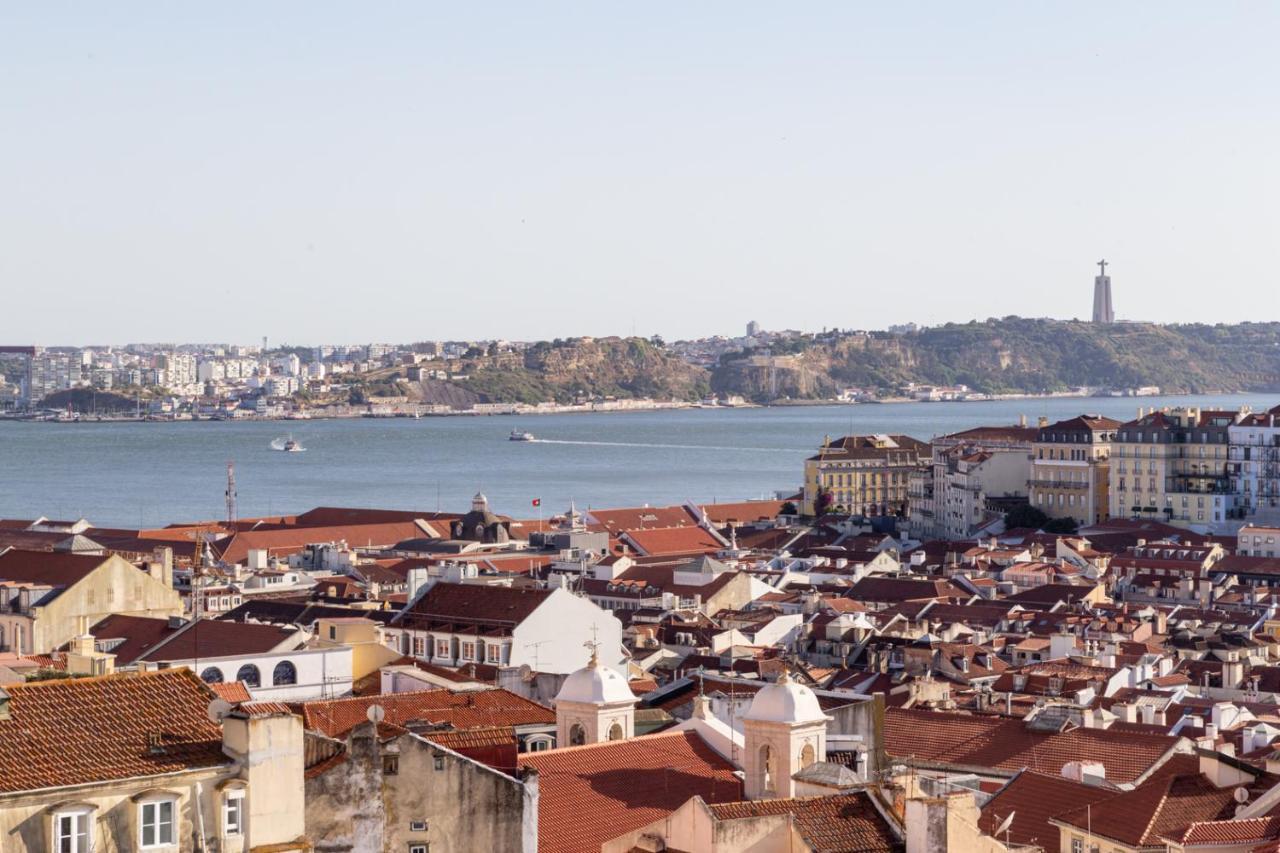 Joivy Marvelous 3-Bed Home With Astonishing View And Terrace, Nearby St George Castle Lisboa Exterior foto